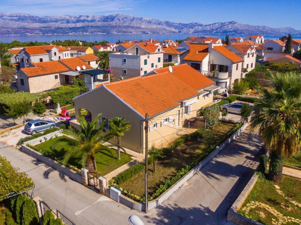 Apartments With A Parking Space Supetar, Brac - 16294 Экстерьер фото